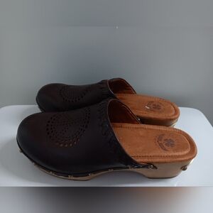 Lucky Brand Peace Clogs